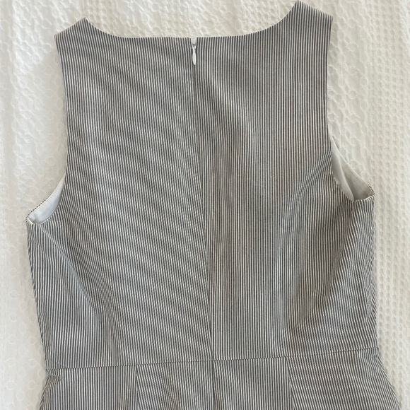 Banana Republic Seersucker Shift Dress - Picture 9 of 14